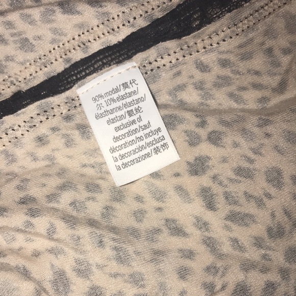 Victoria’s Secret XL animal print sleepwear top 💕 - Picture 5 of 5